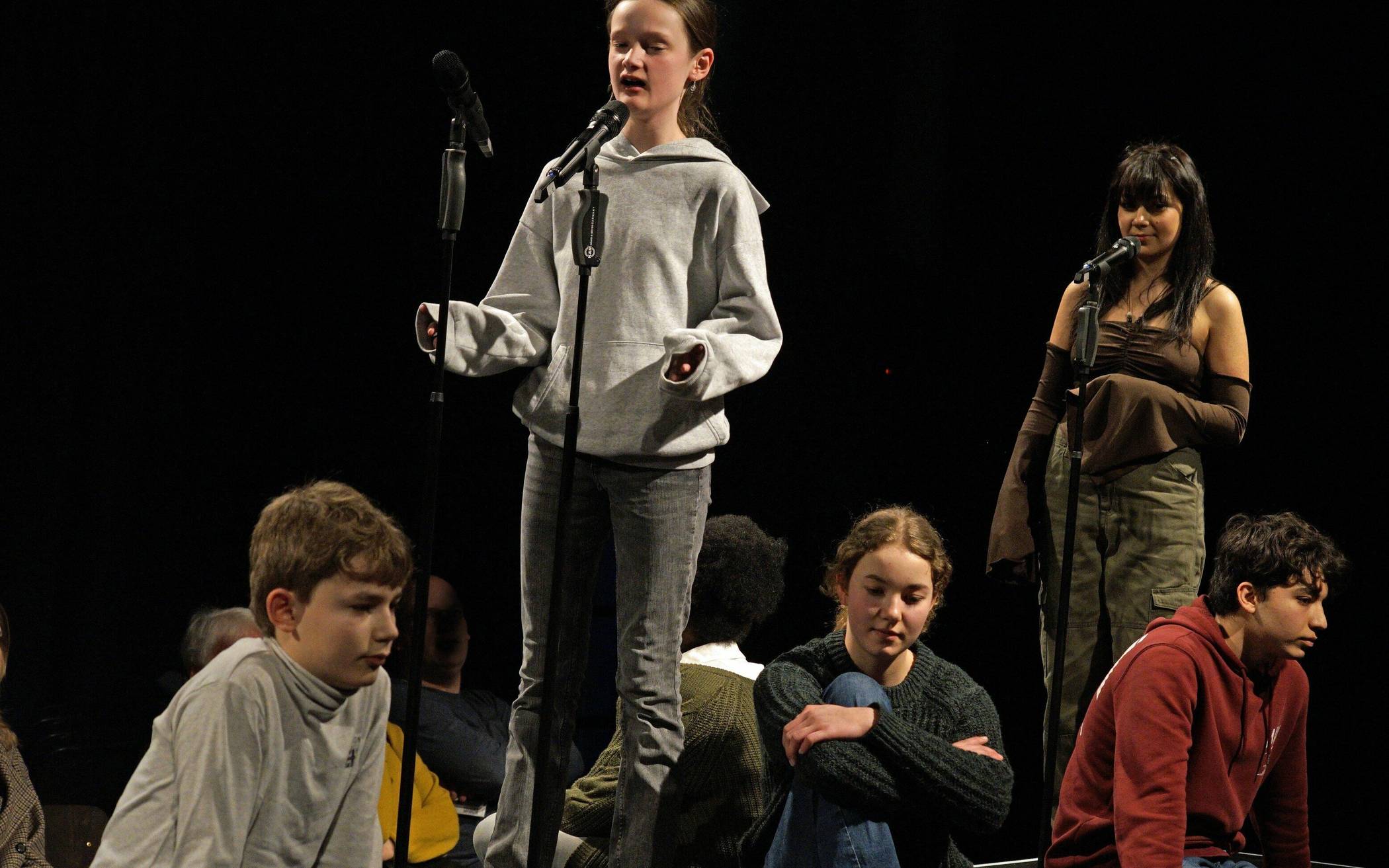 MCG-Theatergruppe widmet sich einem brisanten Thema: Wie sich Schulstress auf die Schüler auswirken kann